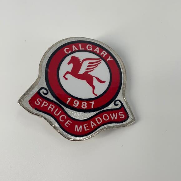 Calgary 1987 Spruce Meadows Pegasus pin - Picture 1 of 4